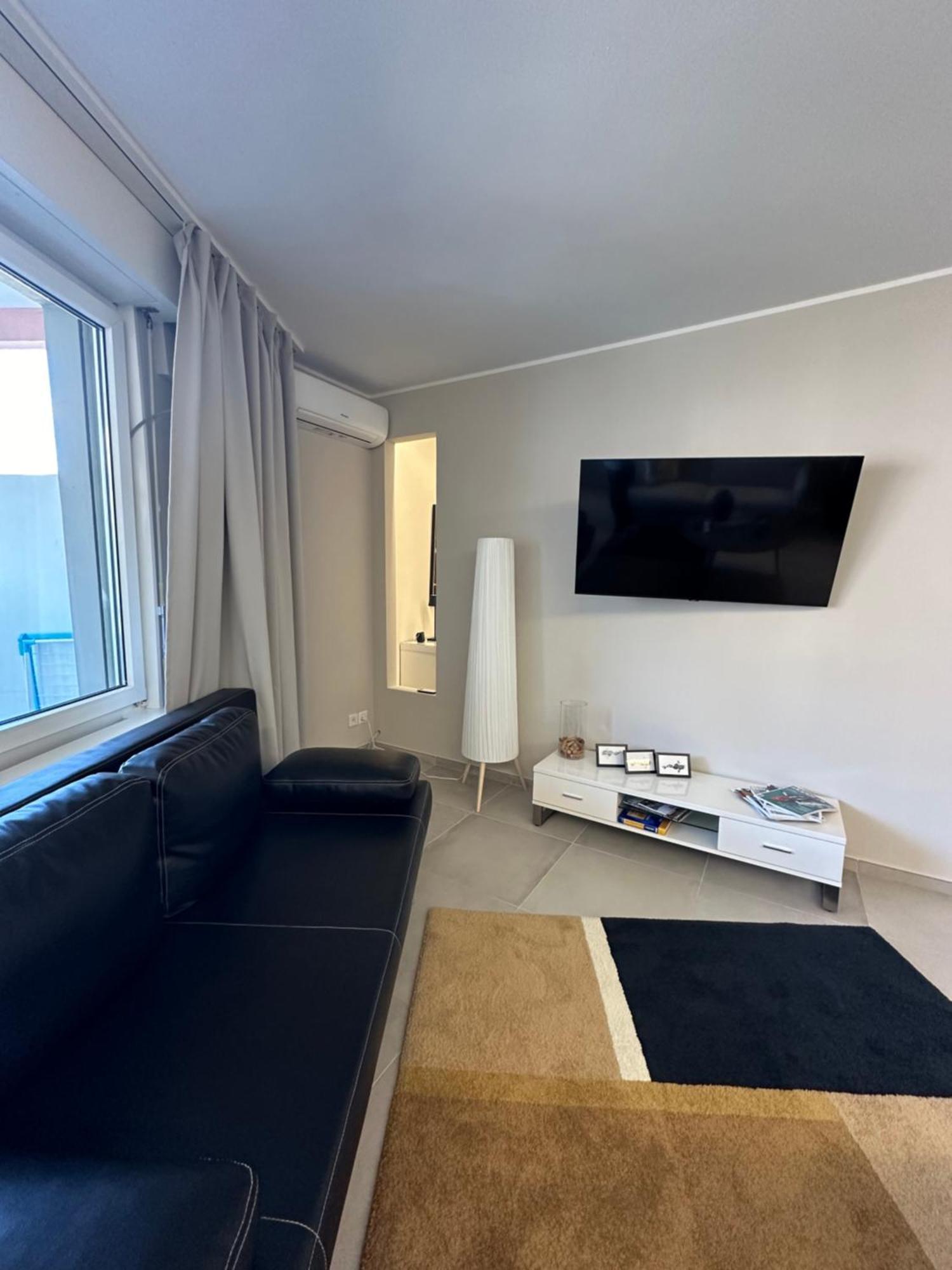 Bellavista Apartment บิซโซน ภายนอก รูปภาพ